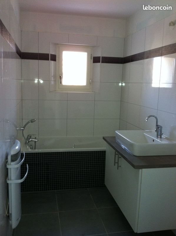 Appartement à louer, 54m², Servian