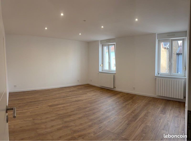 Appartement à louer, 90m², Knutange