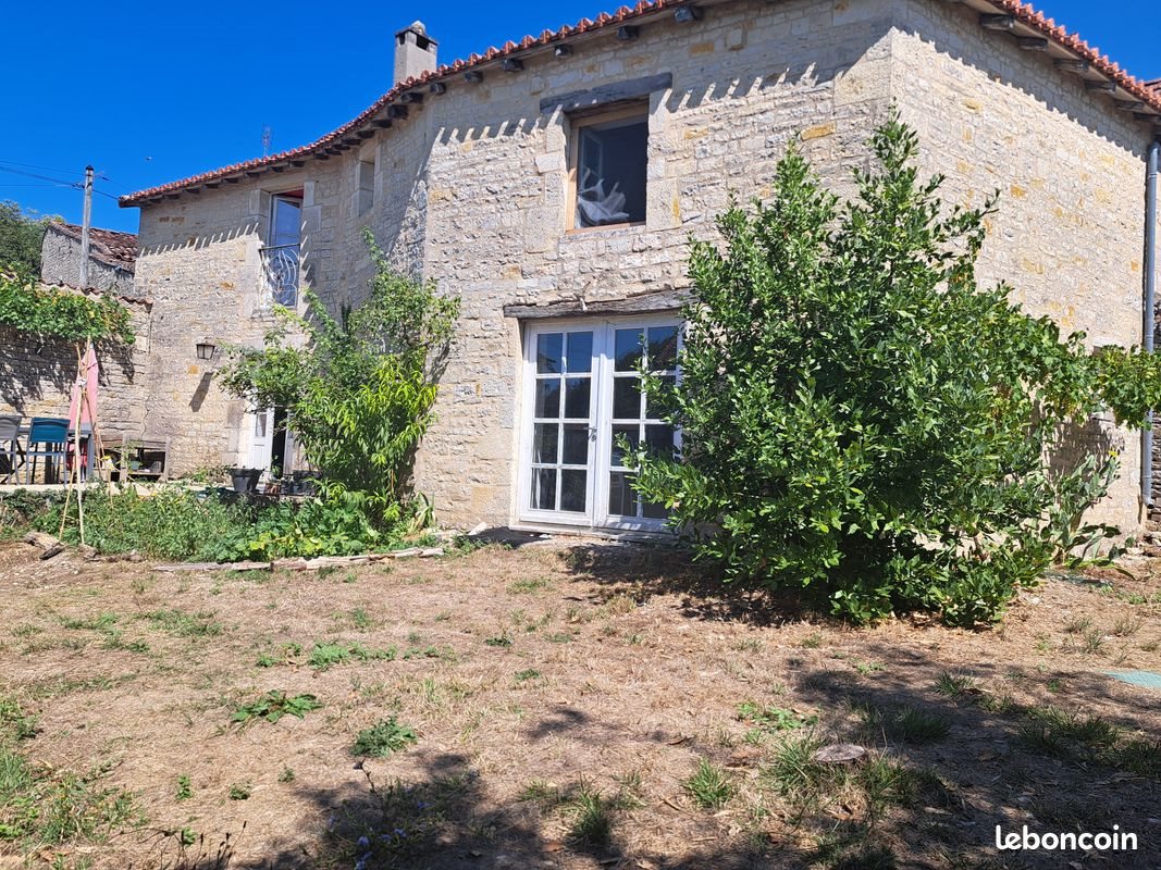 Maison à vendre, 160m², Aigre
