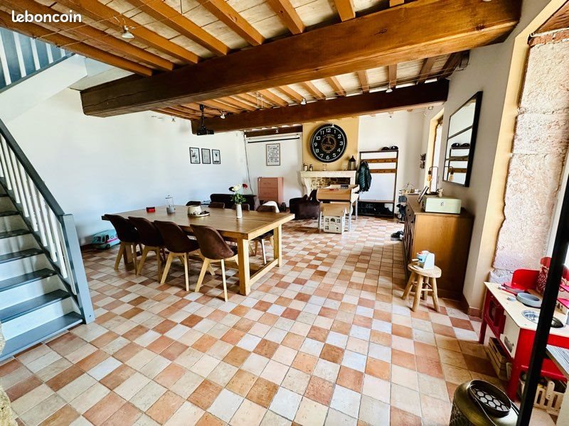 Maison à vendre, 195m², Saint-Sernin-du-Plain