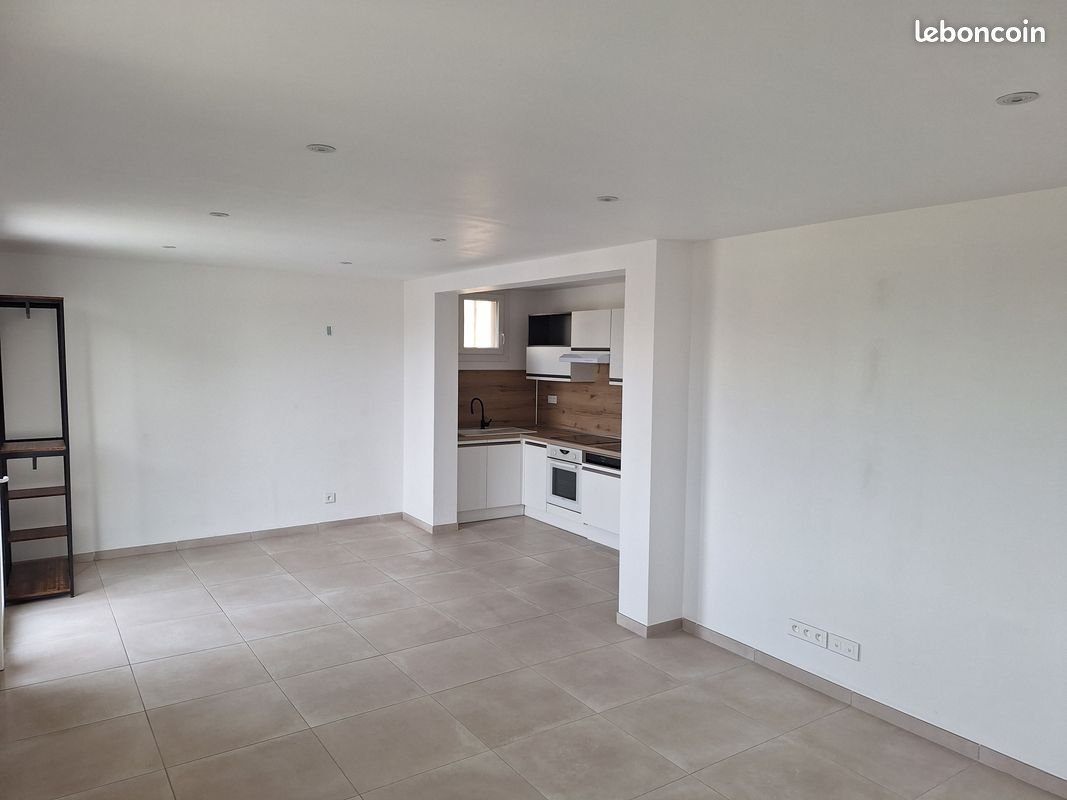 Appartement à louer, 70m², Arles
