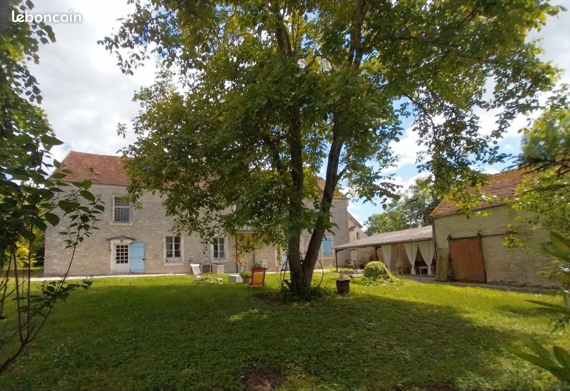 Maison à vendre, 266m², Beton-Bazoches