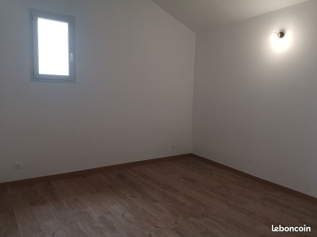 Appartement à louer, 75m², Mazan