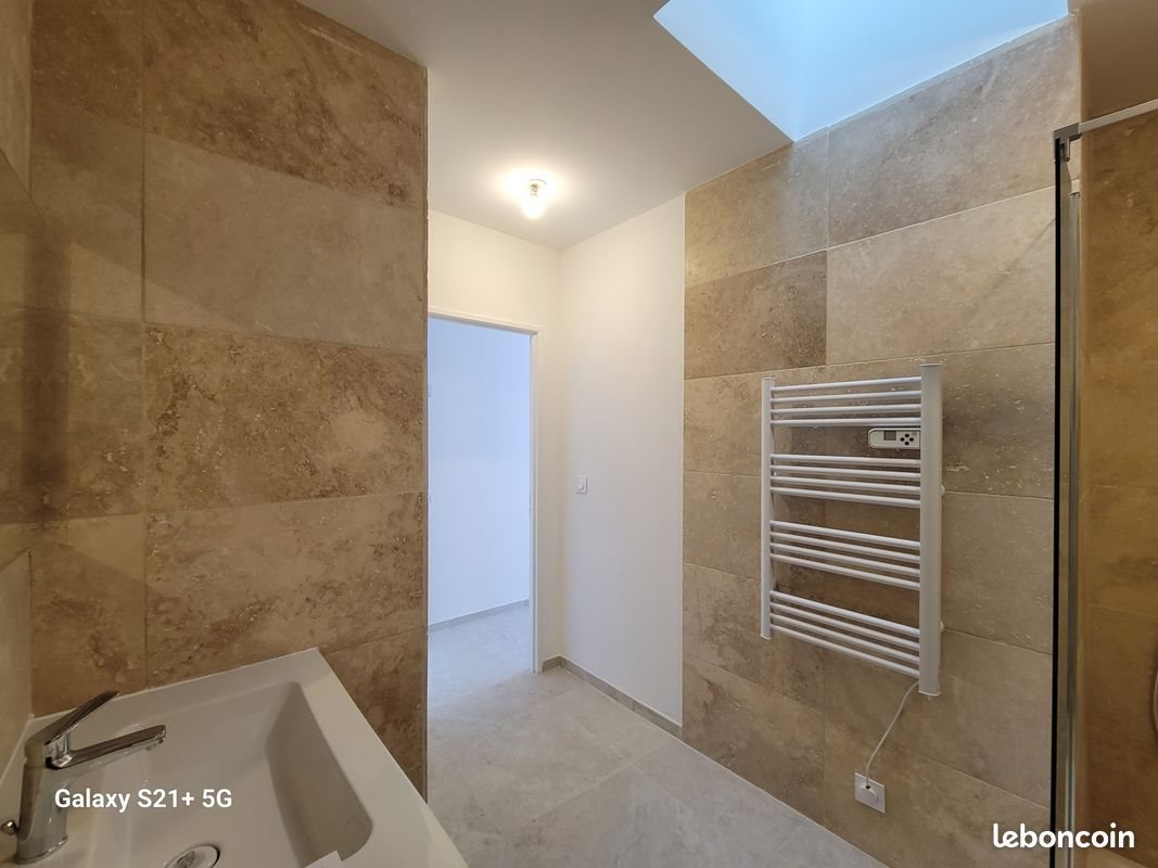 Appartement à louer, 55m², Sainte-Cécile-les-Vignes
