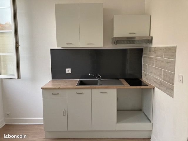 Appartement à louer, 27m², Rochefort