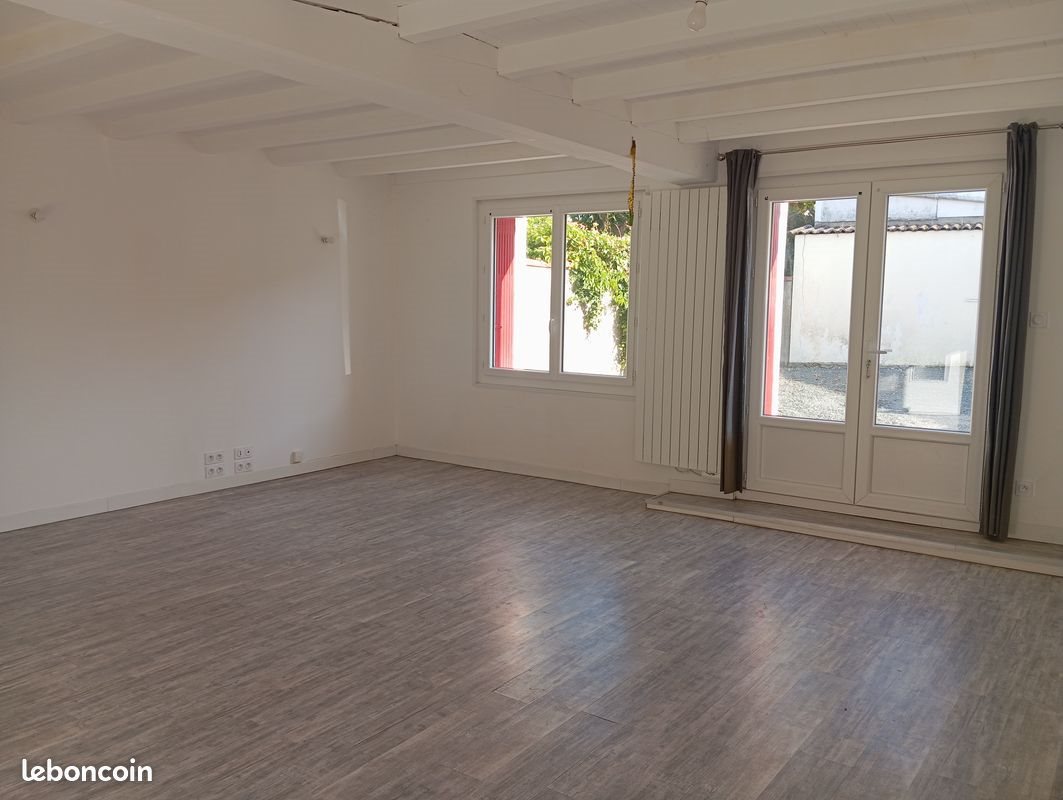 Maison à louer, 138m², Loulay