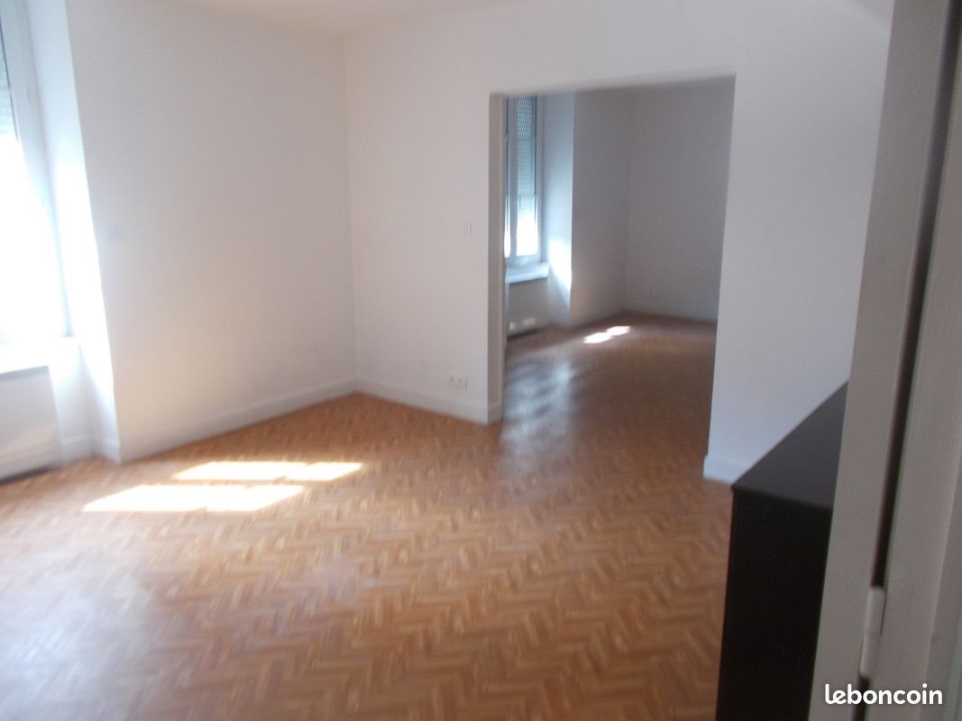 Appartement à louer, 93m², Saint-Hilaire-du-Harcouët
