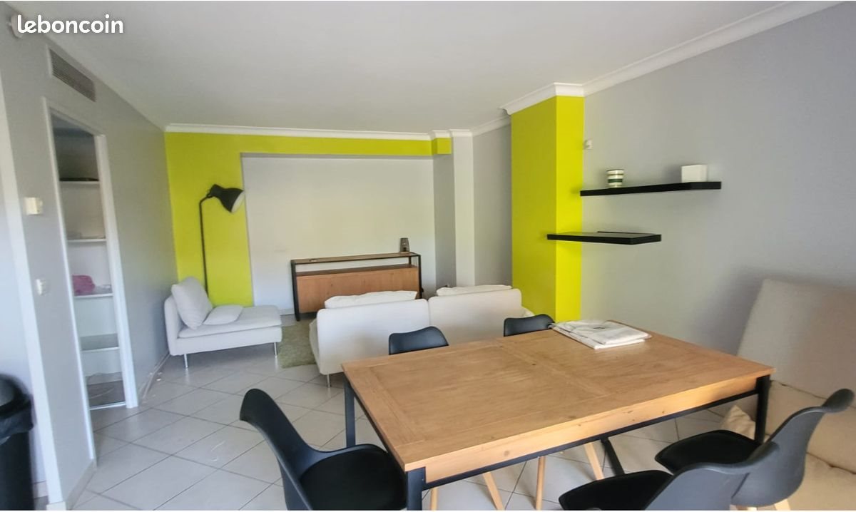 Appartement à louer, 74m², Antibes