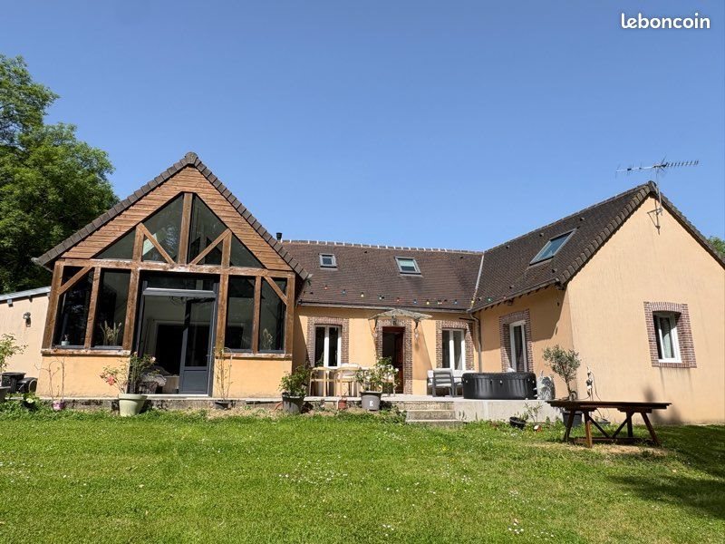 Maison à vendre, 135m², La Madeleine-Bouvet