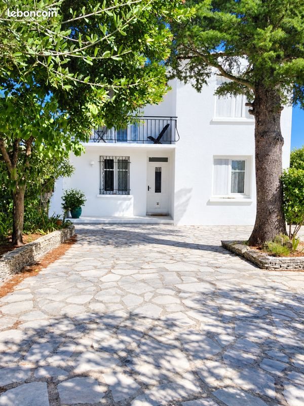 Maison à vendre, 141m², Saint-Julien-les-Rosiers