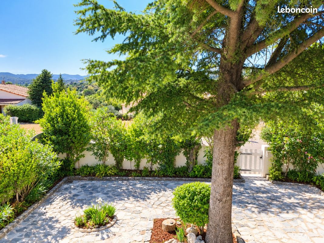 Maison à vendre, 141m², Saint-Julien-les-Rosiers
