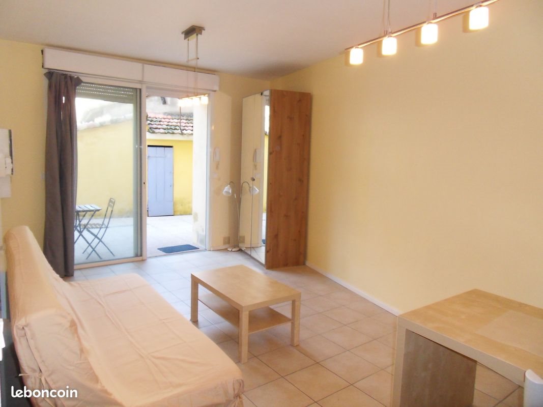 Appartement à louer, 32m², Nîmes