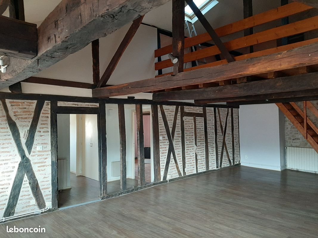 Appartement à louer, 121m², Figeac
