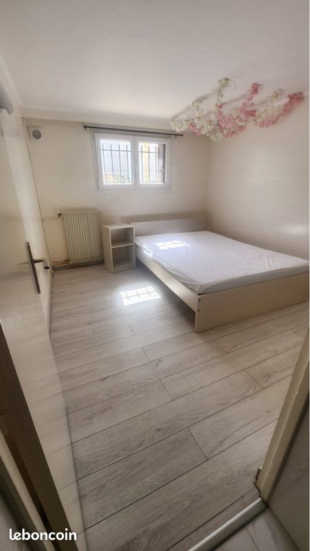 Maison à louer, 35m², Stains