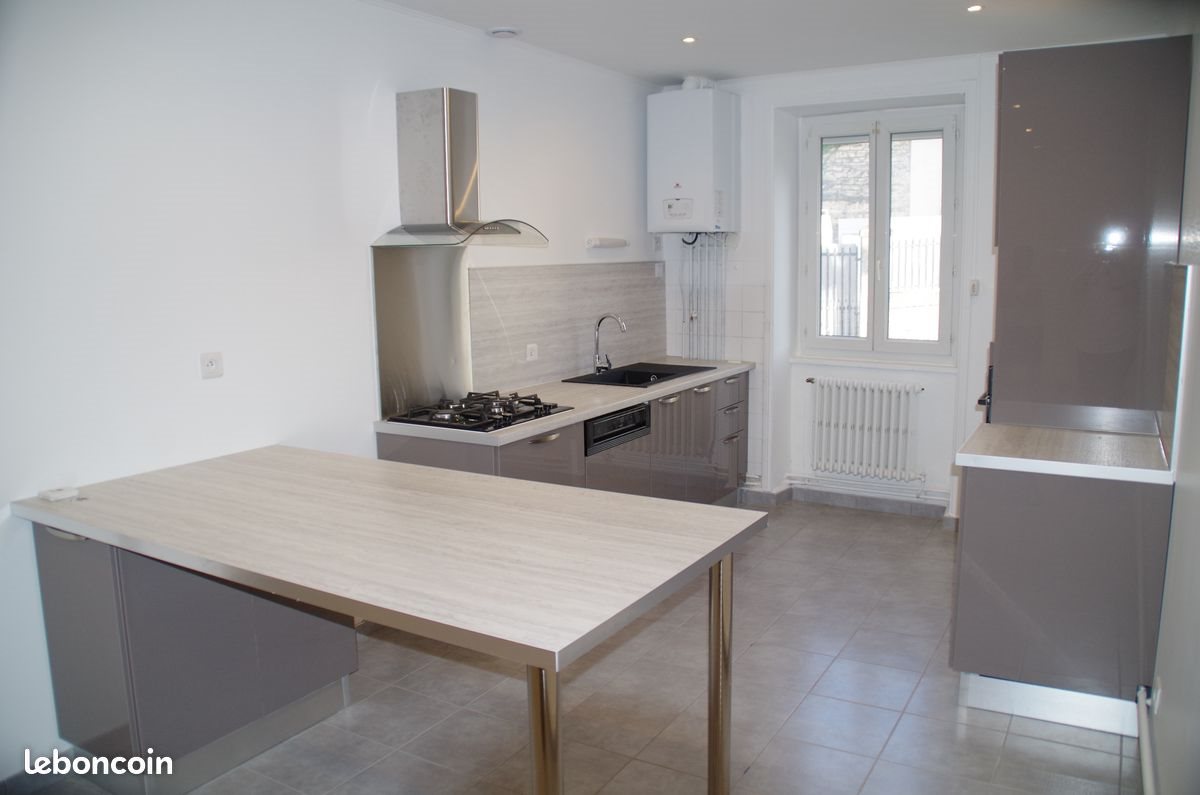 Maison à louer, 80m², La Verpillière
