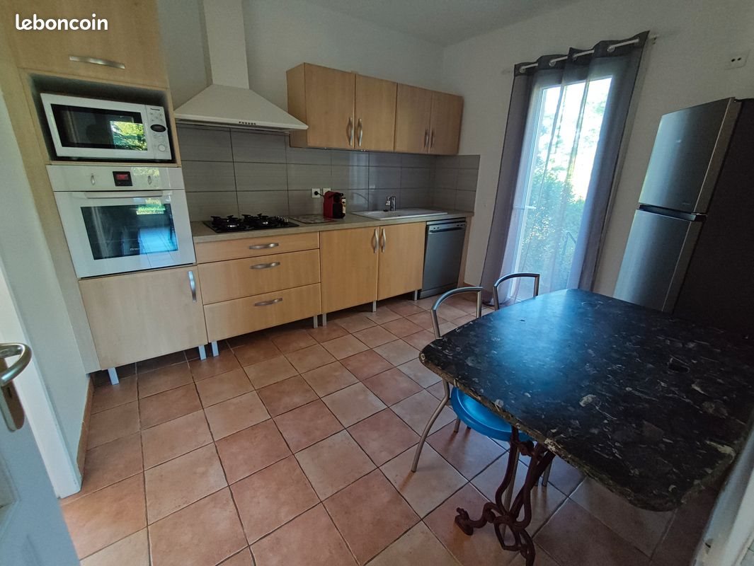 Maison à louer, 85m², Alairac