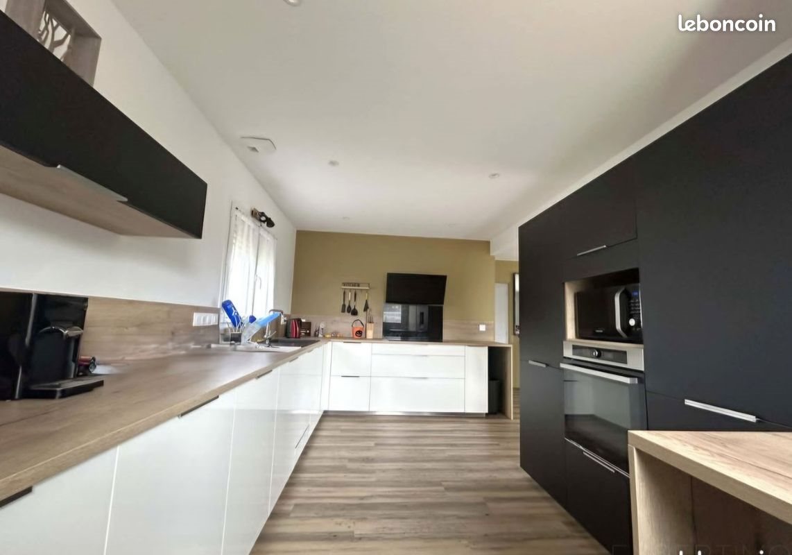 Maison à vendre, 142m², Kernilis