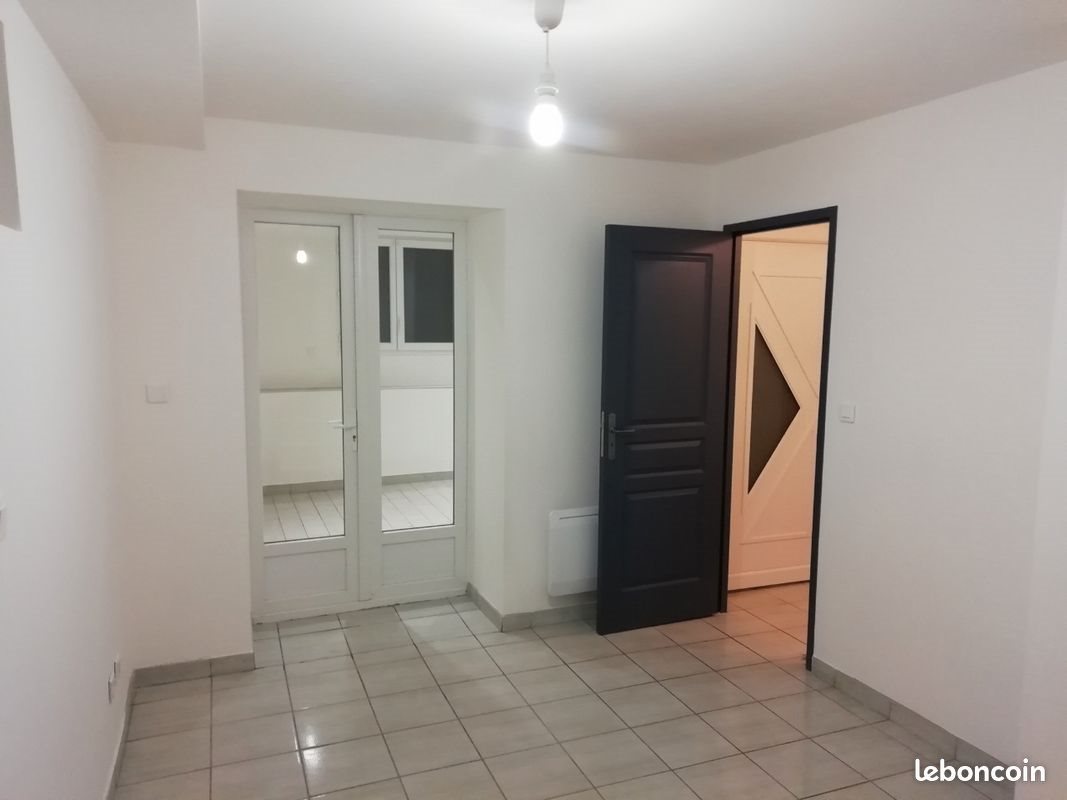 Appartement à louer, 65m², Laussonne