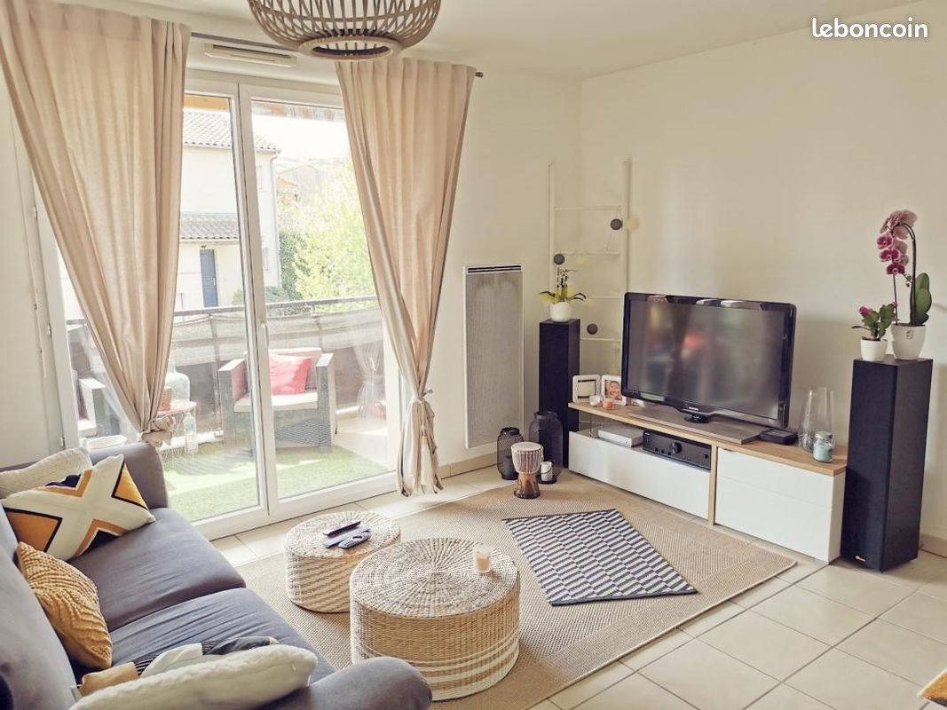 Appartement à louer, 63m², Montrabé