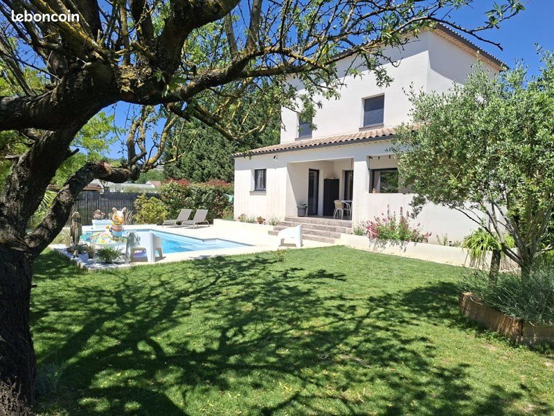 Maison à vendre, 138m², Sauveterre