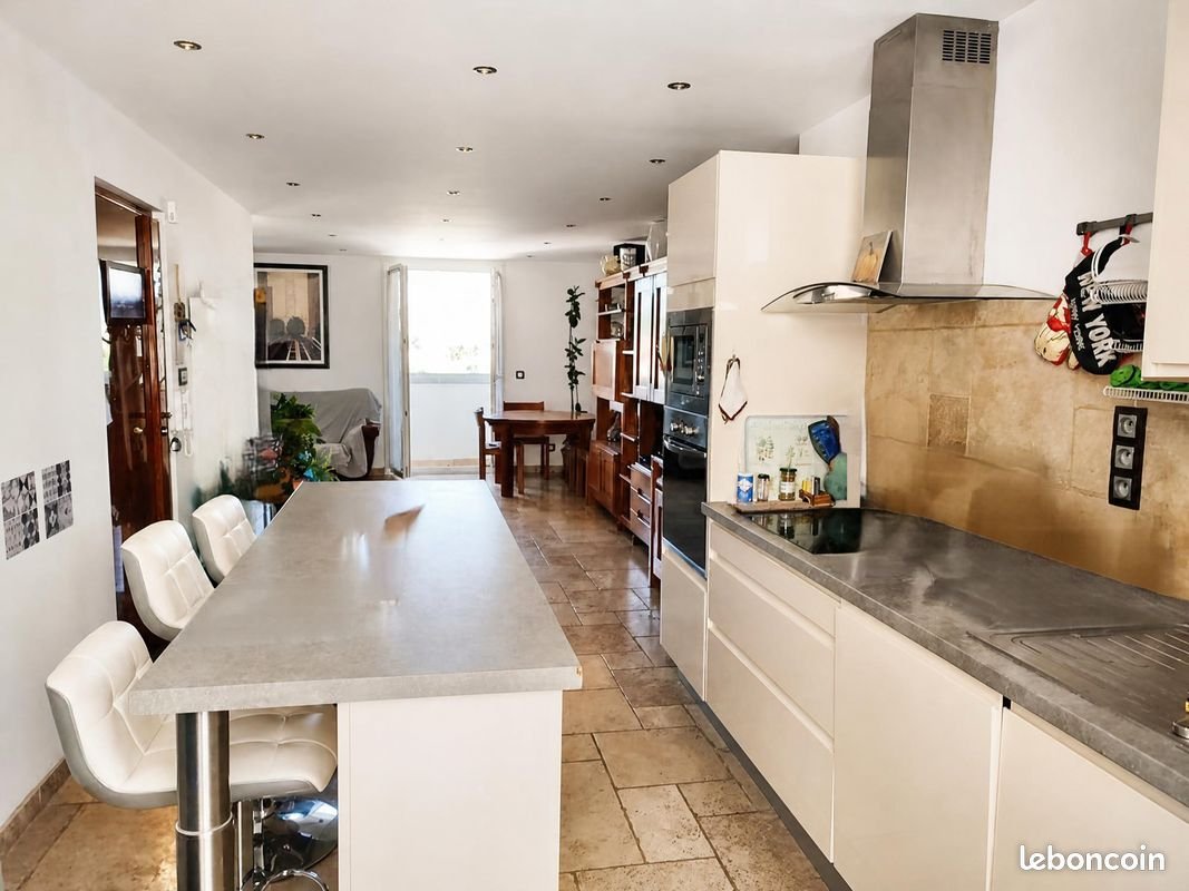 Appartement à vendre, 67m², Aubagne