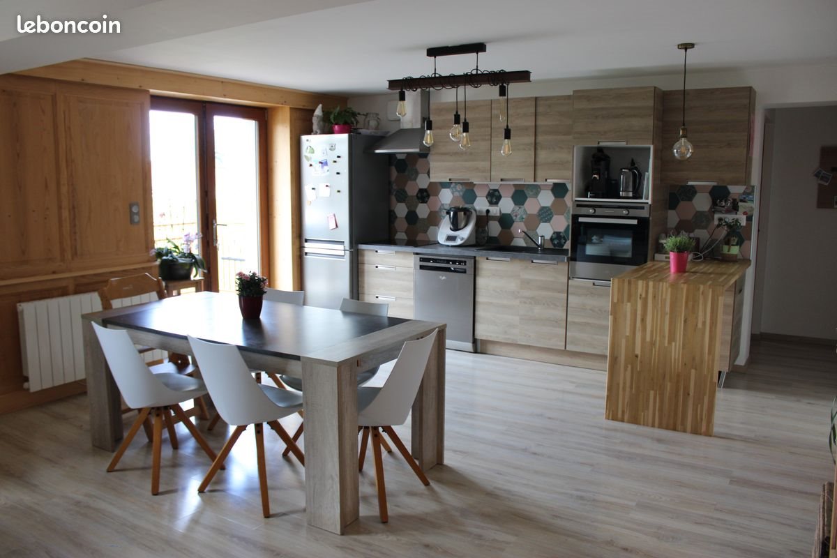 Appartement à louer, 90m², Pierrefontaine-les-Varans