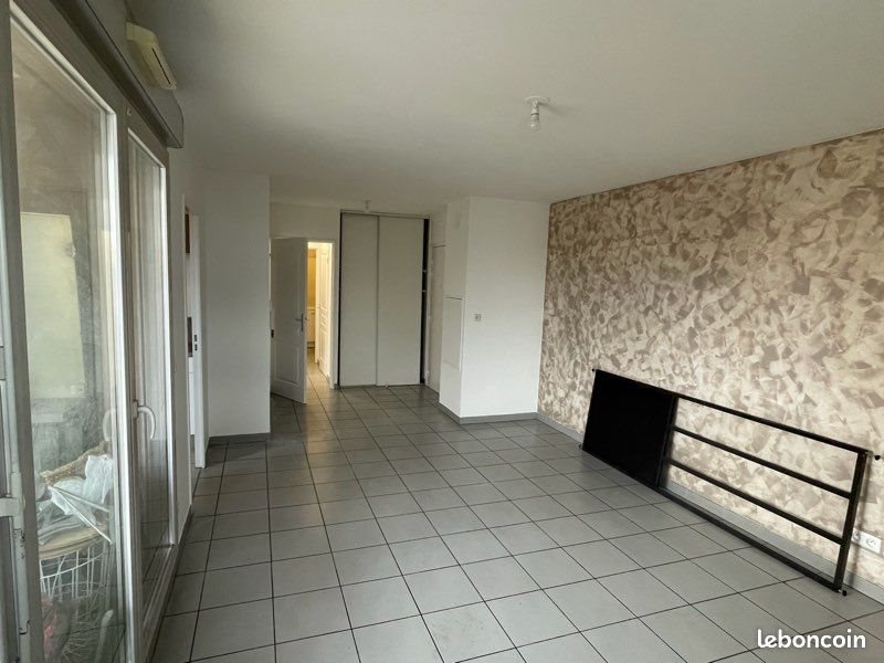 Appartement à louer, 67m², Vénissieux