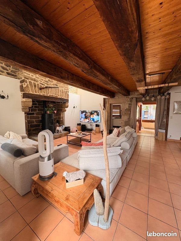 Maison à louer, 140m², Meslan