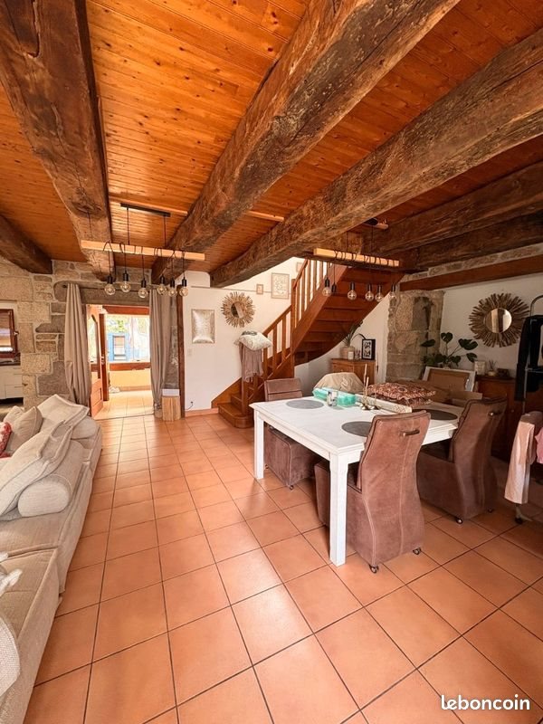 Maison à louer, 140m², Meslan