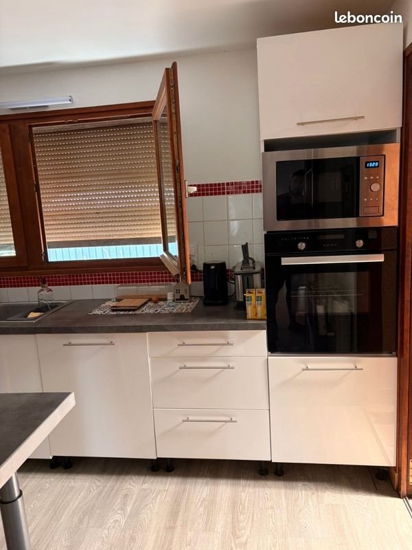 Maison à louer, 140m², Meslan