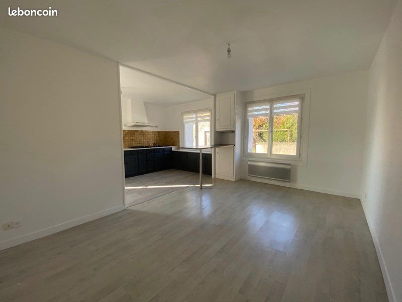 Maison à louer, 57m², Usson-du-Poitou