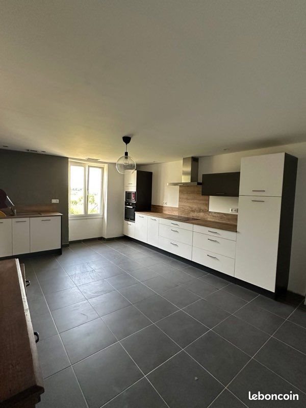 Maison à louer, 95m², Virazeil