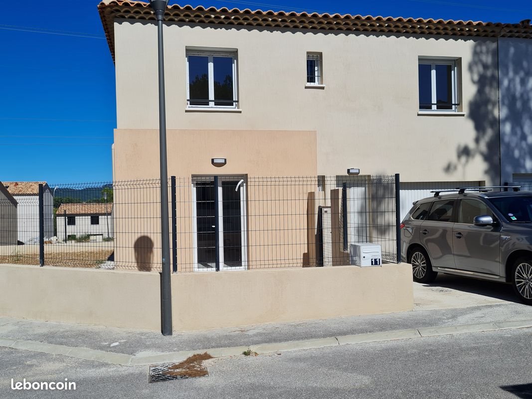 Maison à louer, 102m², Rocbaron