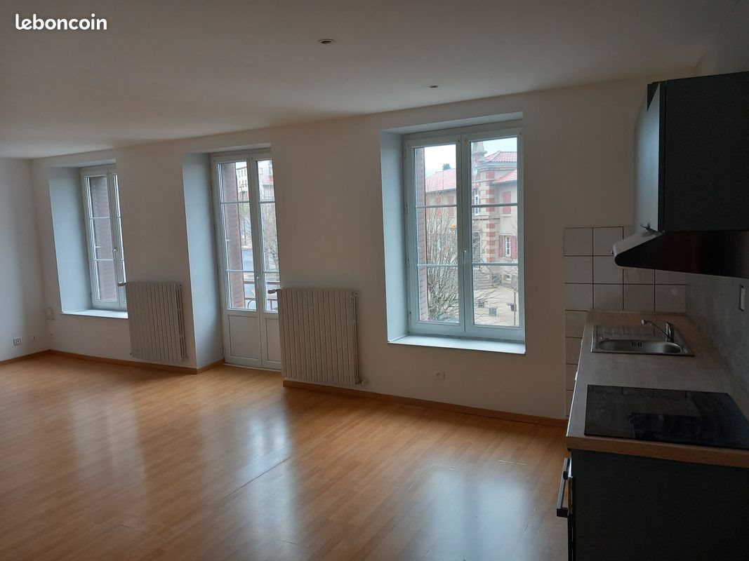 Appartement à louer, 85m², Bains