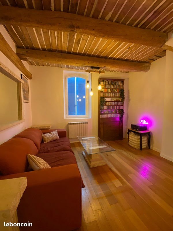 Maison à louer, 70m², Saint-Mitre-les-Remparts