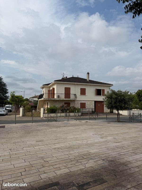 Maison à louer, 210m², Gardonne