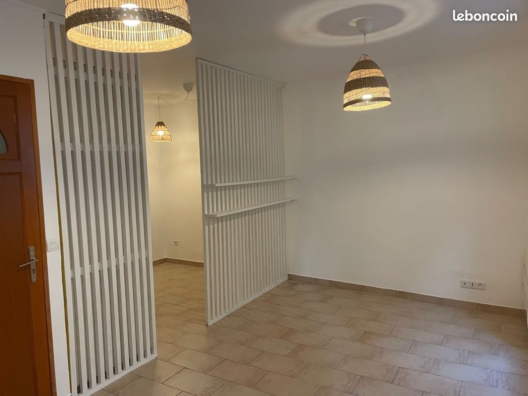 Appartement à louer, 28m², Trets