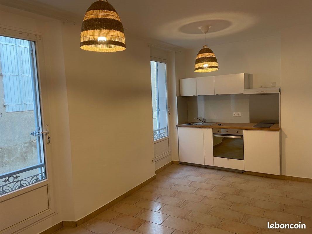 Appartement à louer, 28m², Trets