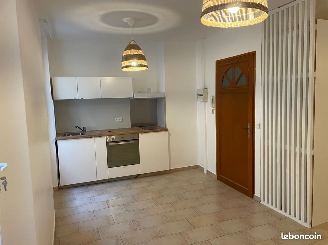 Appartement à louer, 28m², Trets