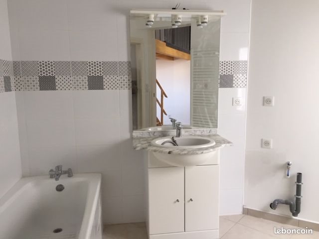 Appartement à louer, 77m², Bourg-Saint-Andéol