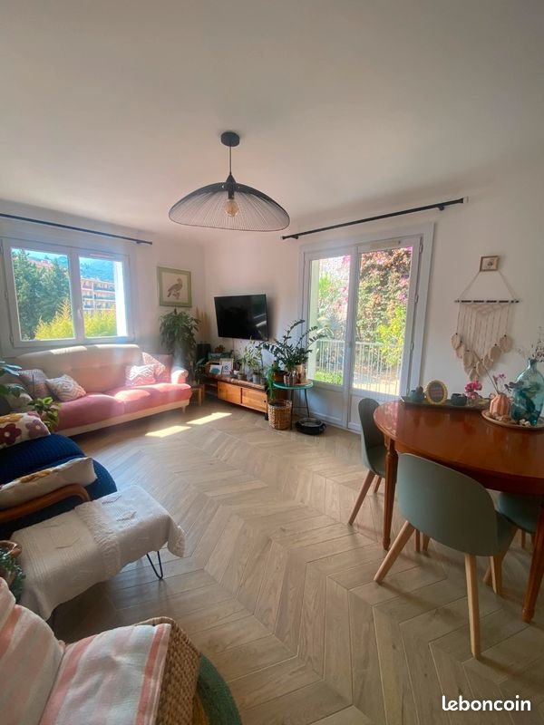 Appartement à louer, 70m², Menton