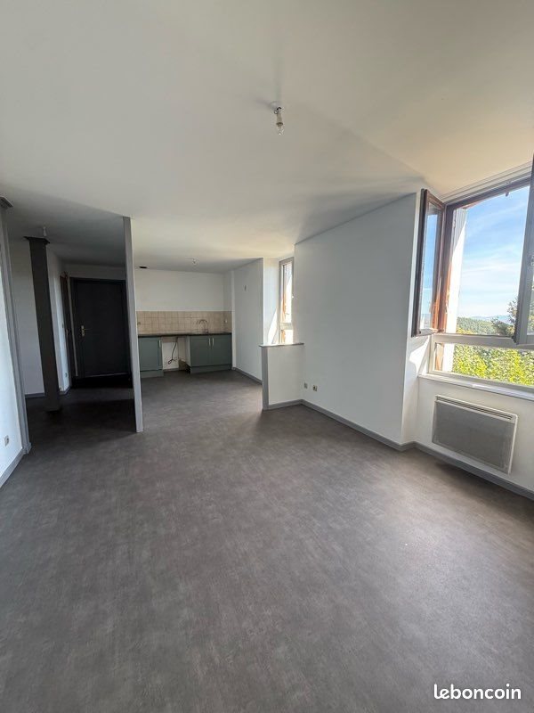 Appartement à louer, 55m², Saint-Bonnet-le-Château