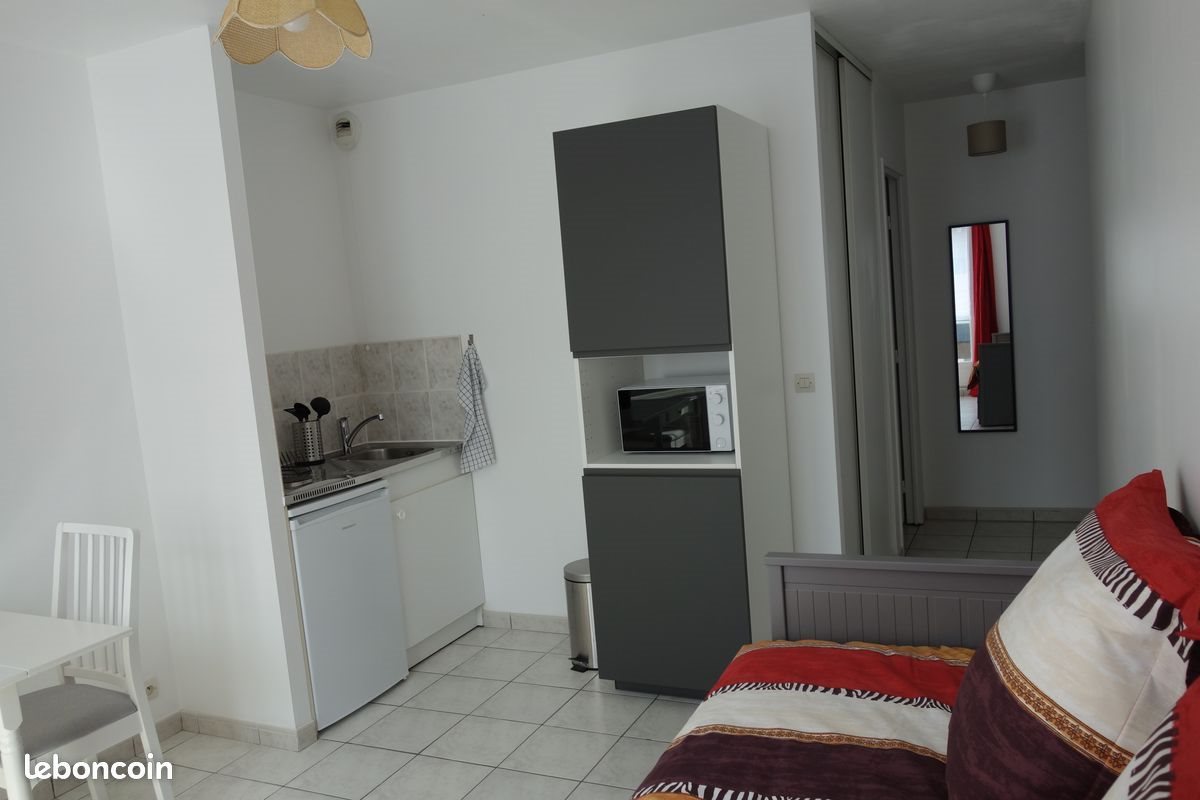 Appartement à louer, 22m², Saint-Cyr-l'Ecole