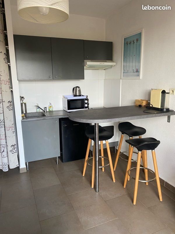 Appartement à louer, 28m², Marseille 8ème