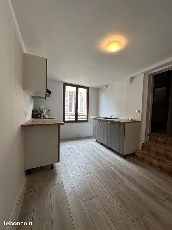 Appartement à louer, 65m², Courtenay