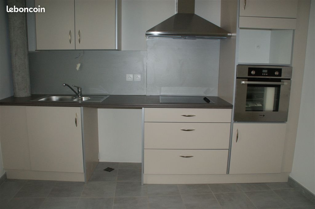 Appartement à louer, 95m², Auriac-sur-Vendinelle