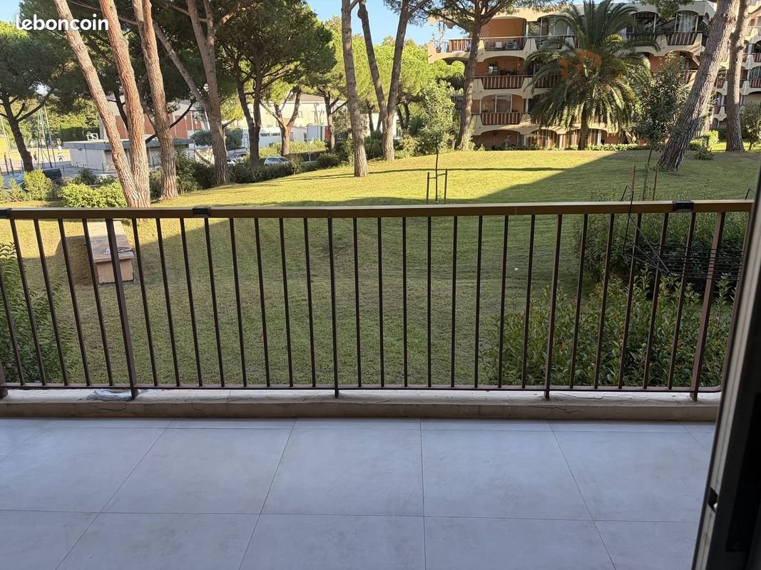 Appartement à louer, 25m², Mandelieu-la-Napoule