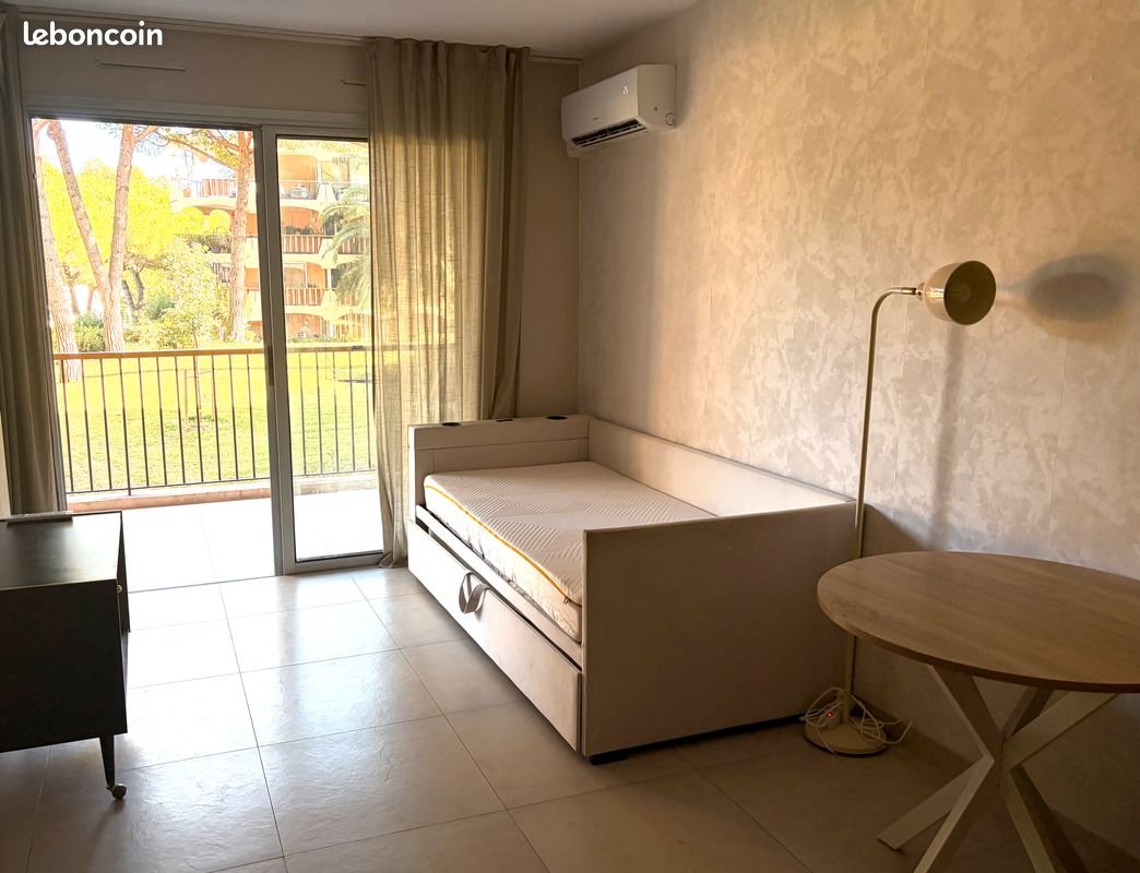 Appartement à louer, 25m², Mandelieu-la-Napoule