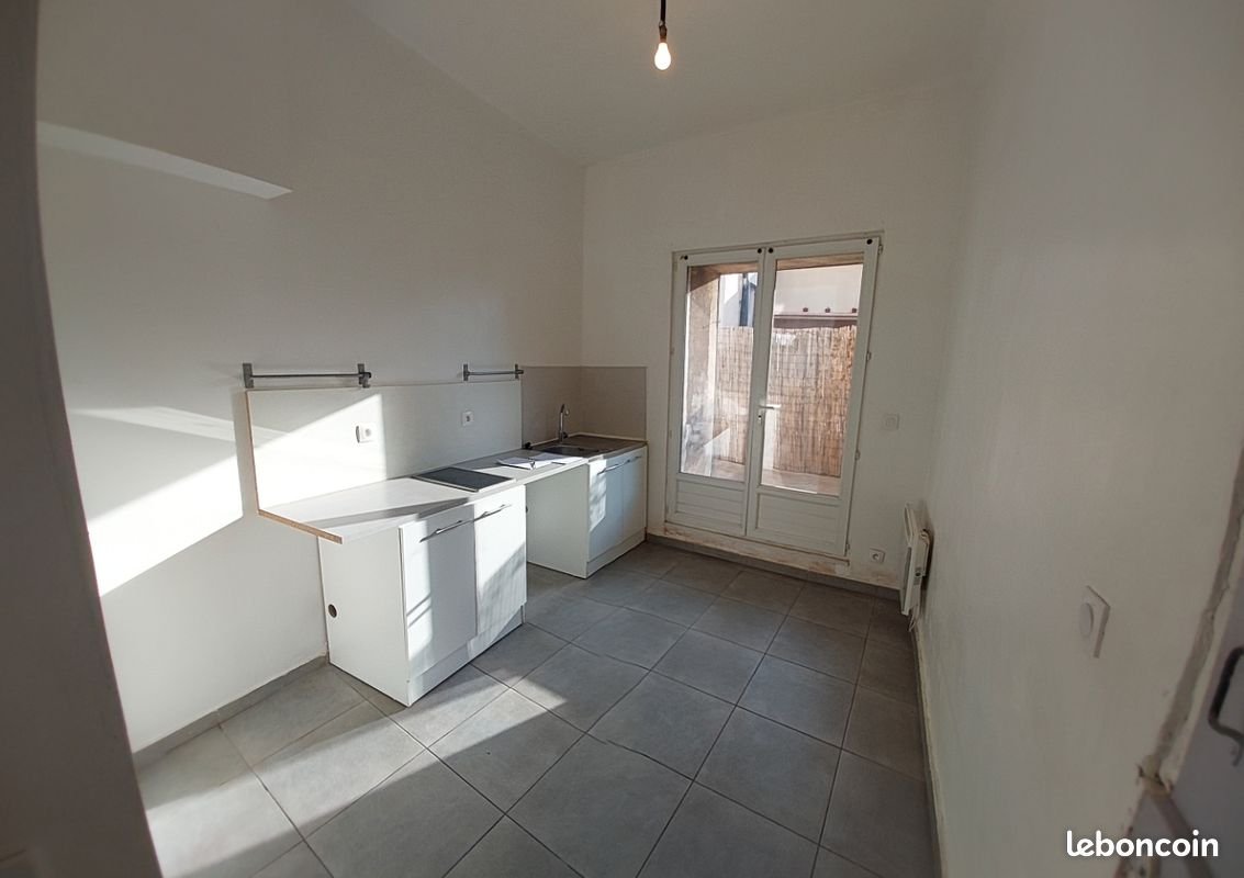 Appartement à louer, 25m², Marseille 16ème