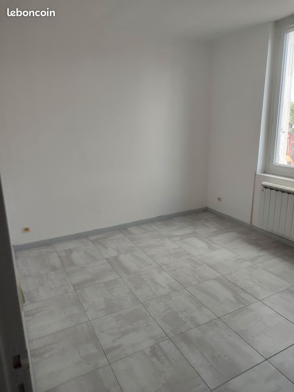 Appartement à louer, 70m², Saint-Cosme-en-Vairais